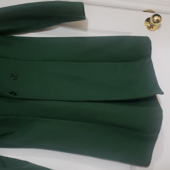 Elegant Green Women's Coat - Picture 3 of 9